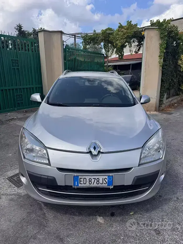 Usata Renault Mégane GrandTour Dynamique 110 CV (80 kW) 2010 Grigio Station wagon