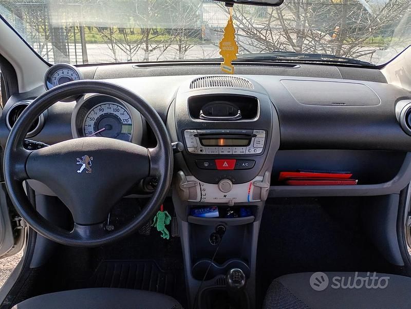 Usata Peugeot 107 68 CV (50 kW) 2007 Utilitaria