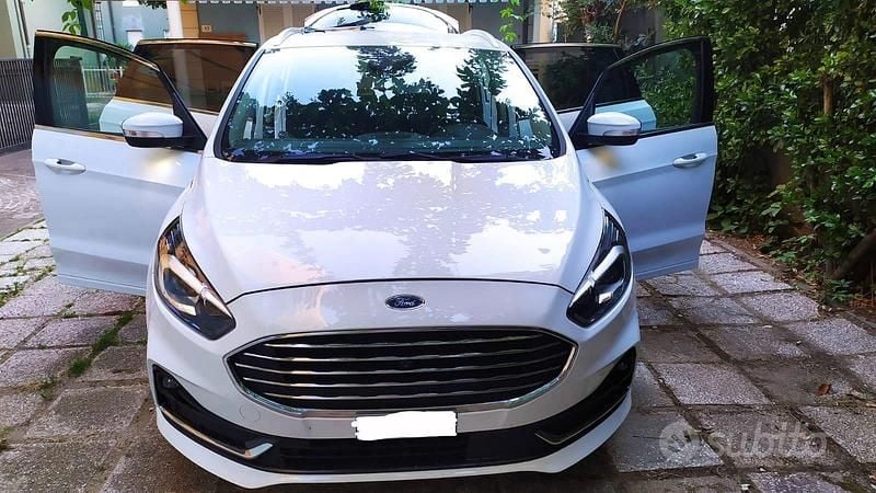 Bianco Usata 2021 Ford S-MAX Titanium Monovolume | 16.900 € (Buon prezzo) - Immagine 1/4