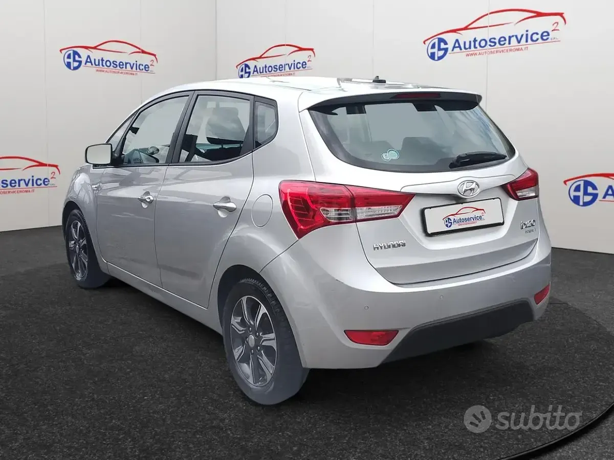 Usata Hyundai ix20 Comfort 88 CV (64 kW) 2017 Grigio Utilitaria