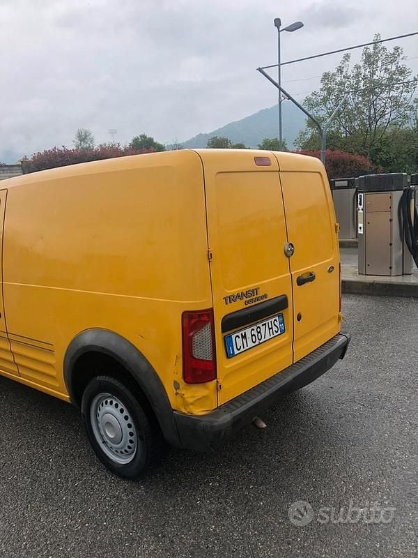 Usata Ford E-Transit 135 kW (184 CV) 2004 Giallo Furgone