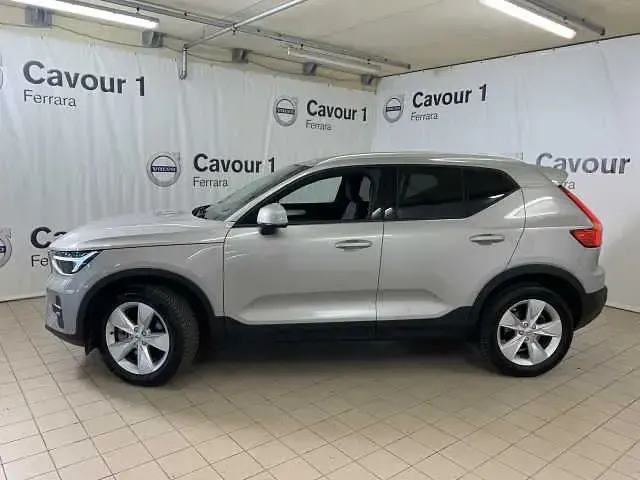 Usata Volvo XC40 Core 163 CV (119 kW) 2025 Argento SUV