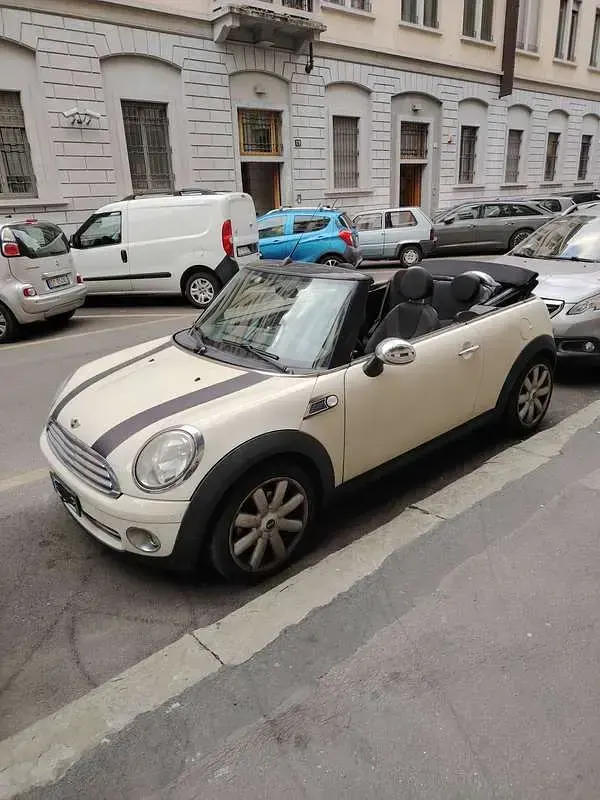 Usata Mini Cooper Cabriolet 120 CV (88 kW) 2010 Cabrio