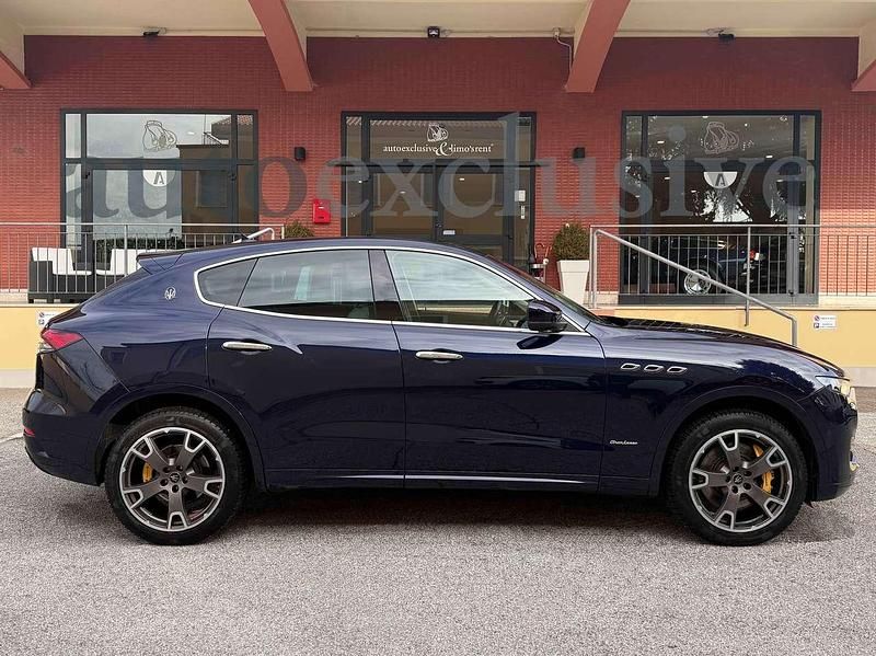 Usata Maserati Levante GranLusso 430 CV (316 kW) 2020 Blu passione SUV