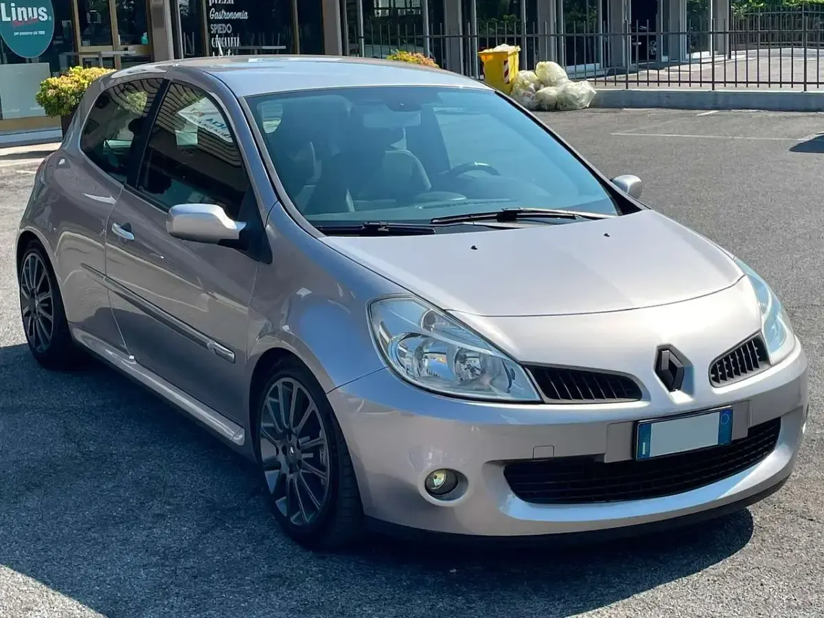 Usata Renault Clio II Luxe 197 CV (144 kW) 2008 Argento Berlina