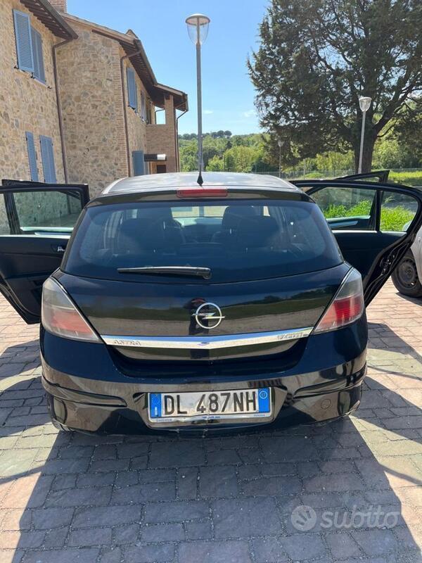 Usato 2007 Opel Astra Benzin (800 €)
