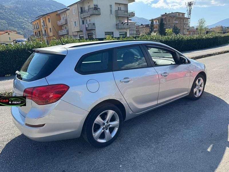Gebraucht Opel Astra 140 PS (102 kW) 2013 Silber Kombi