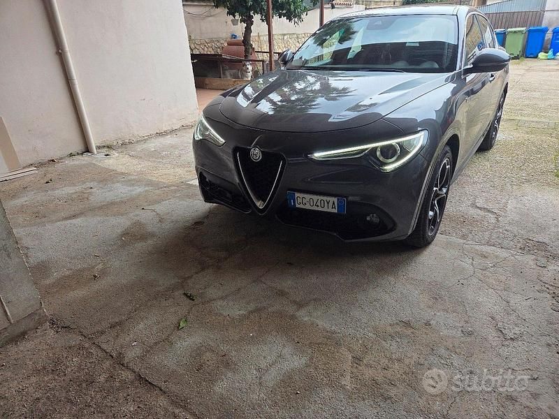 Usata Alfa Romeo Stelvio 210 CV (154 kW) 2021 Grigio SUV