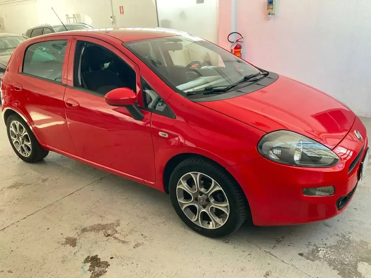 Usata Fiat Punto Street 69 CV (50 kW) 2018 Rosso Utilitaria
