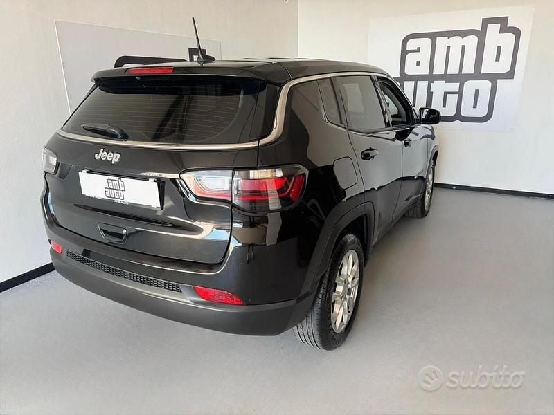 Käytetty Jeep Compass 131 HP (96 kW) 2022 Musta Katumaasturi