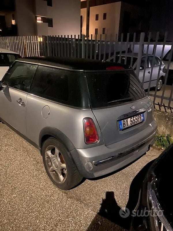 Grigio Usata 2002 Mini Cooper Due volumi | 1000 € (Cara) - Immagine 1/4