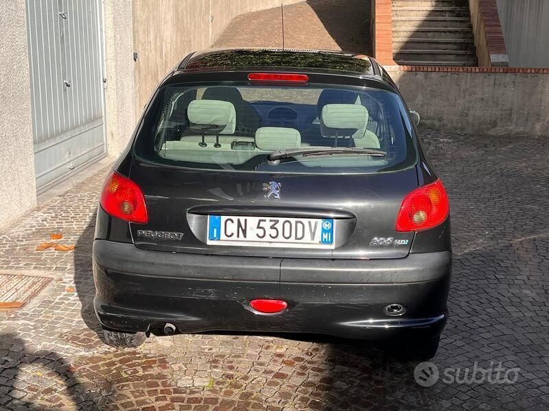 Usata Peugeot 206 60 CV (44 kW) 2004 Nero Utilitaria