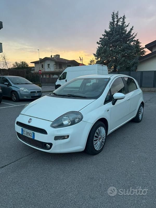 Usata Fiat Grande Punto 75 CV (55 kW) 2013 Bianco Utilitaria