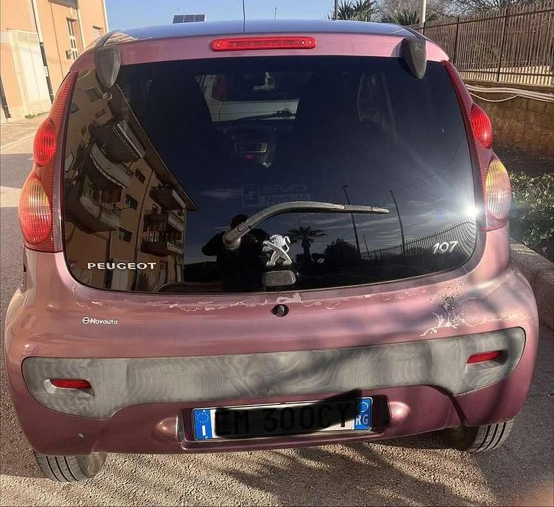 Gebraucht Peugeot 107 Urban Move 68 PS (50 kW) 2012 Kleinwagen
