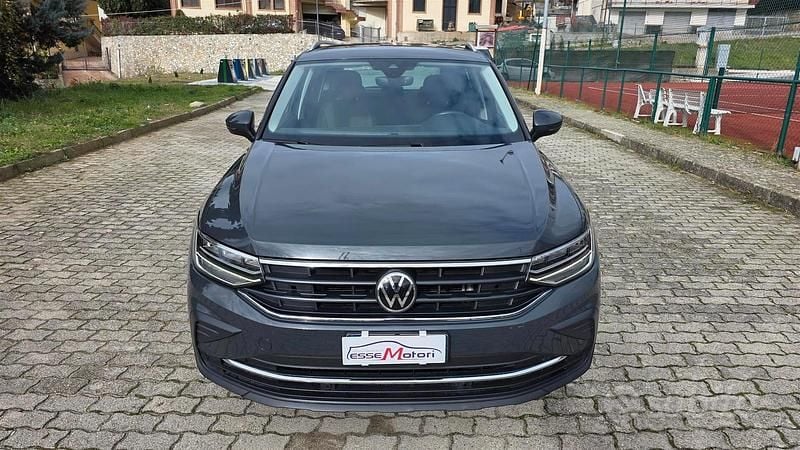Usata VW Tiguan Elegance 150 CV (110 kW) 2023 Grigio SUV