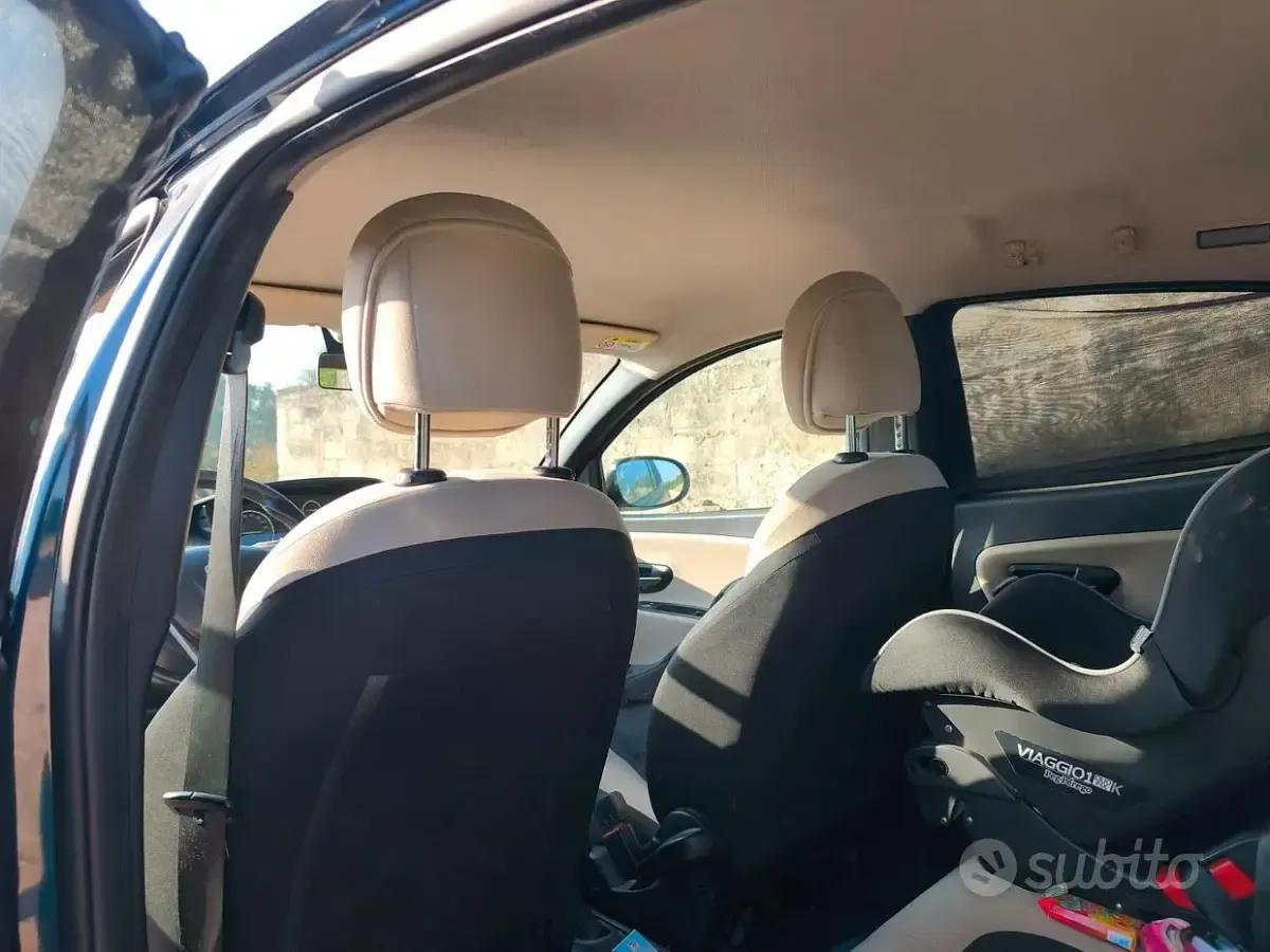 Usata Lancia Ypsilon 95 CV (69 kW) 2015 Bluazzurro Utilitaria