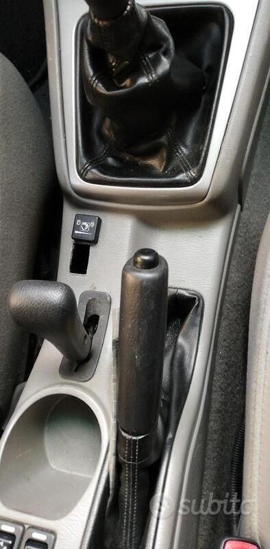 Usata Subaru Forester 125 CV (91 kW) 2003 Nero SUV