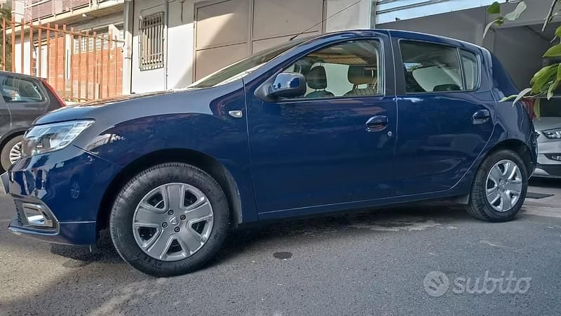 Usata Dacia Sandero Comfort 75 CV (55 kW) 2019 Blu Berlina