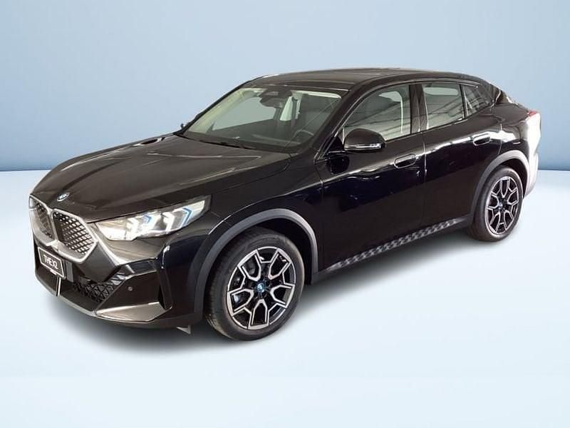 Usata BMW iX2 Shadowline 230 kW (313 CV) 2024 Nero SUV