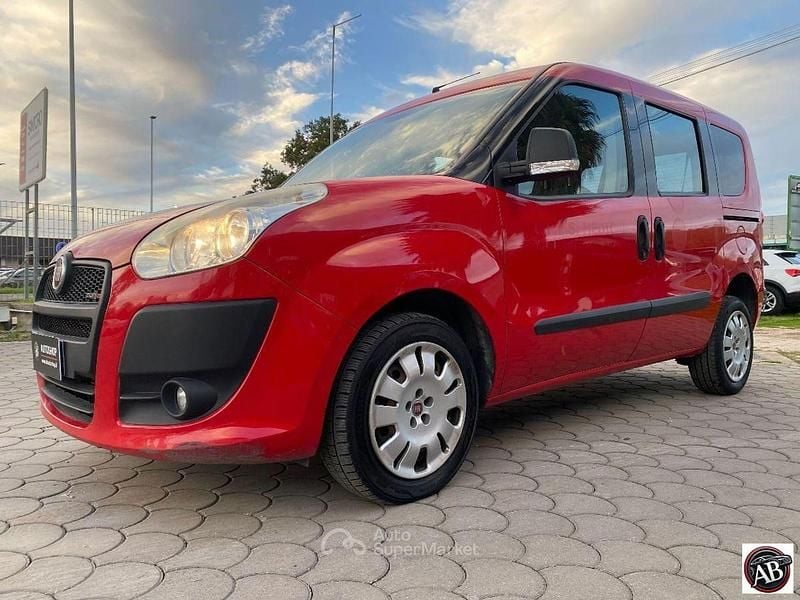 Usata Fiat Doblò 91 CV (66 kW) 2014 Rosso Monovolume