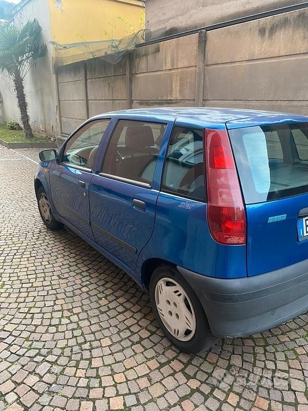 Usata Fiat Punto 1999 Blu Utilitaria