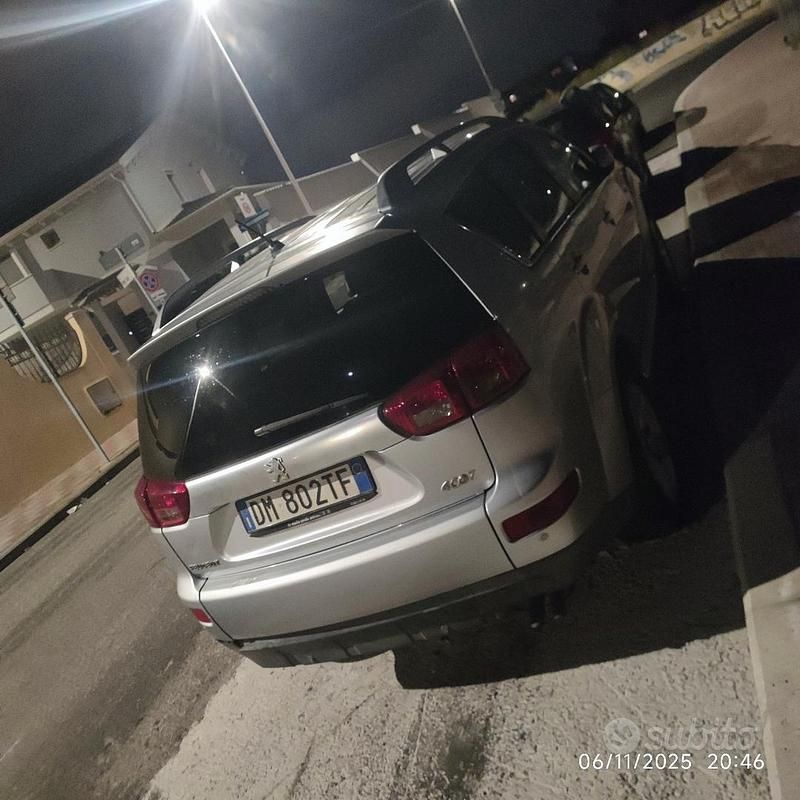 Grigio Usata 2008 Peugeot 4007 SUV | 3200 € (Ottimo prezzo) - Immagine 1/4