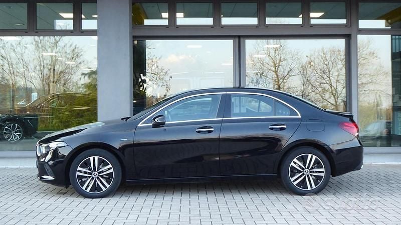 Usata Mercedes A250 160 CV (117 kW) 2021 Nero Berlina