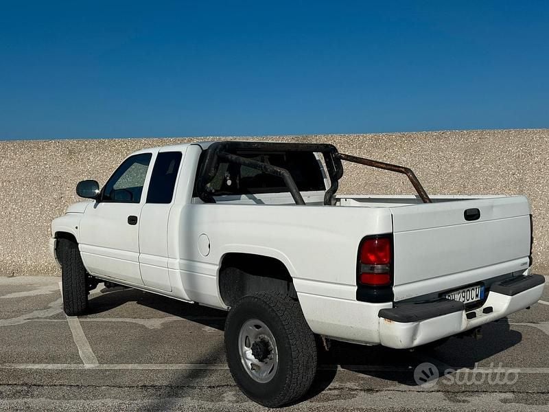 Usata Dodge Ram 218 CV (160 kW) 1999 Bianco Pick-up