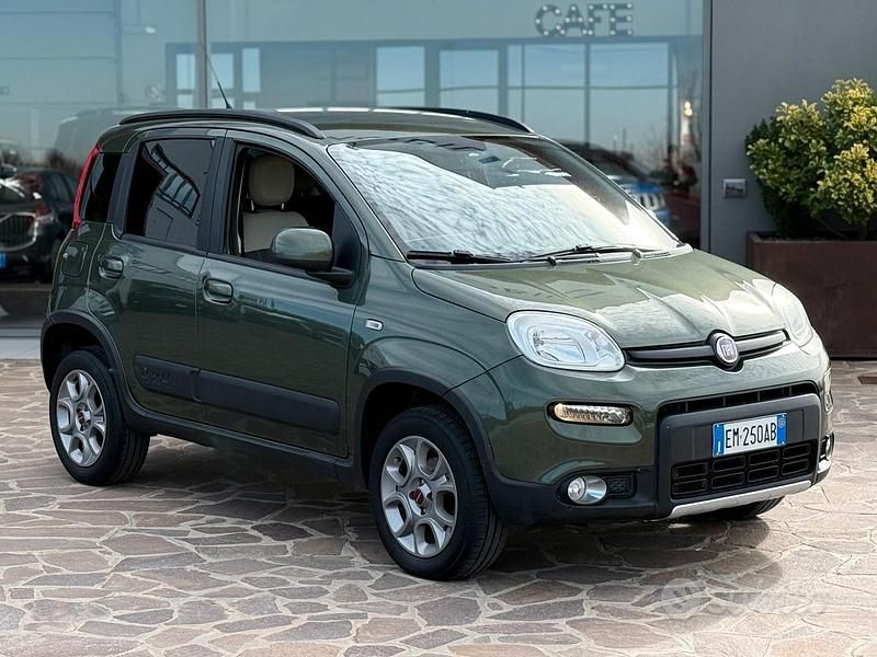 Usata Fiat Panda 4x4 75 CV (55 kW) 2012 Verde Utilitaria