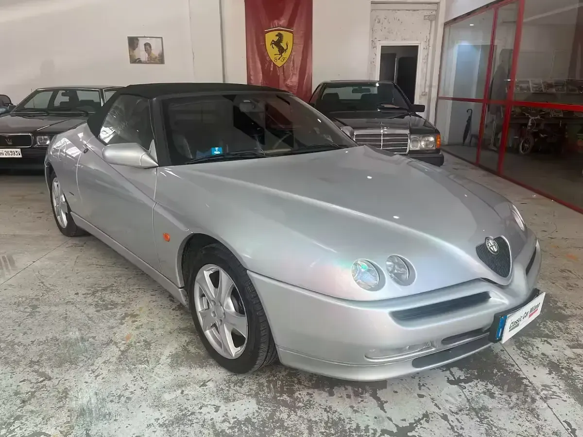 Usata Alfa Romeo Spider 150 CV (110 kW) 1996 Grigio Cabrio