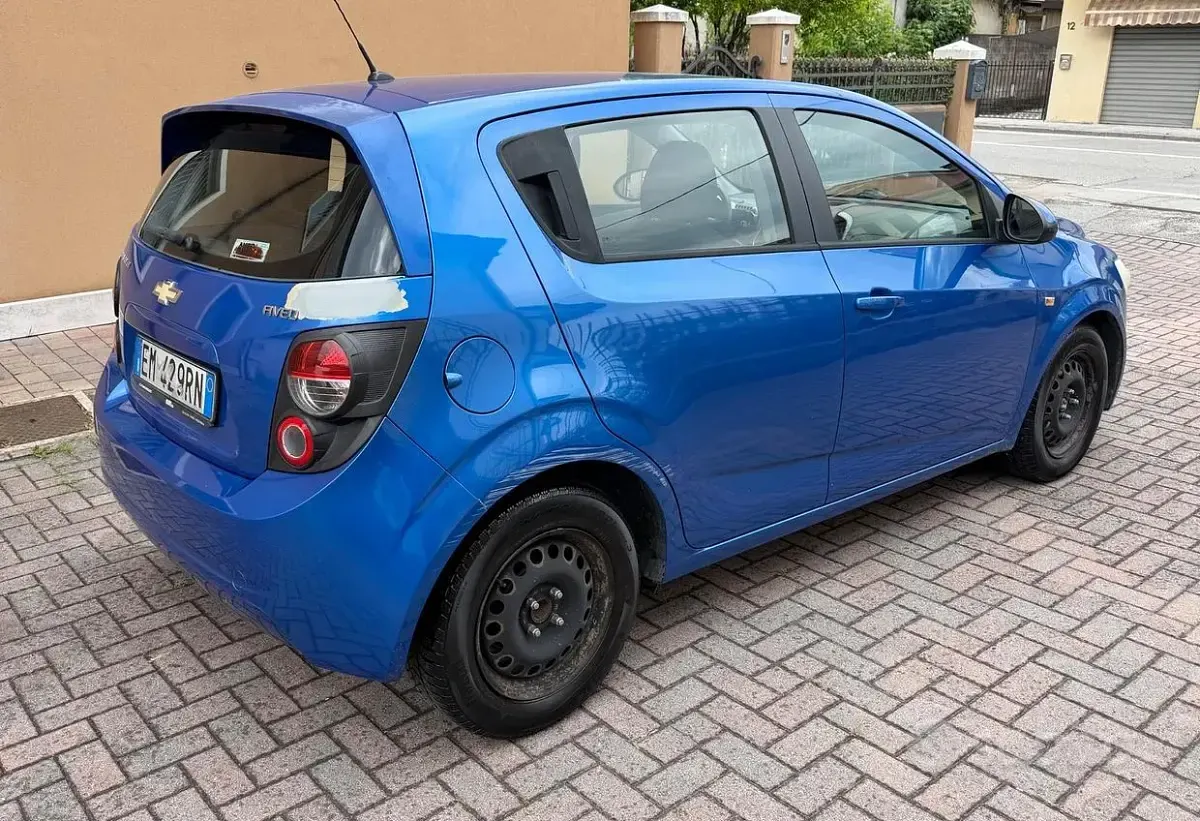 Usata Chevrolet Aveo 84 CV (61 kW) 2012 Blu Berlina