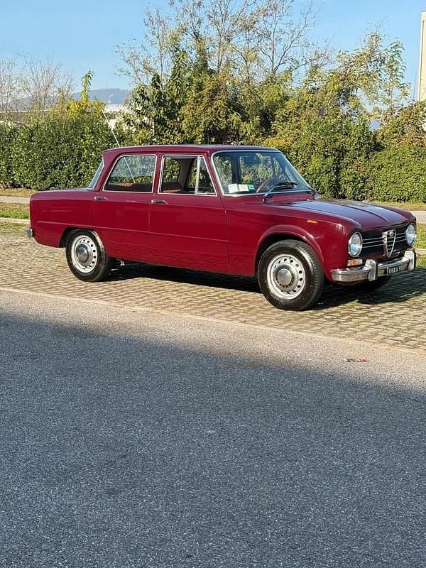 Usata Alfa Romeo Giulia 1300 Super 88 CV (64 kW) 1972 Rosso Berlina