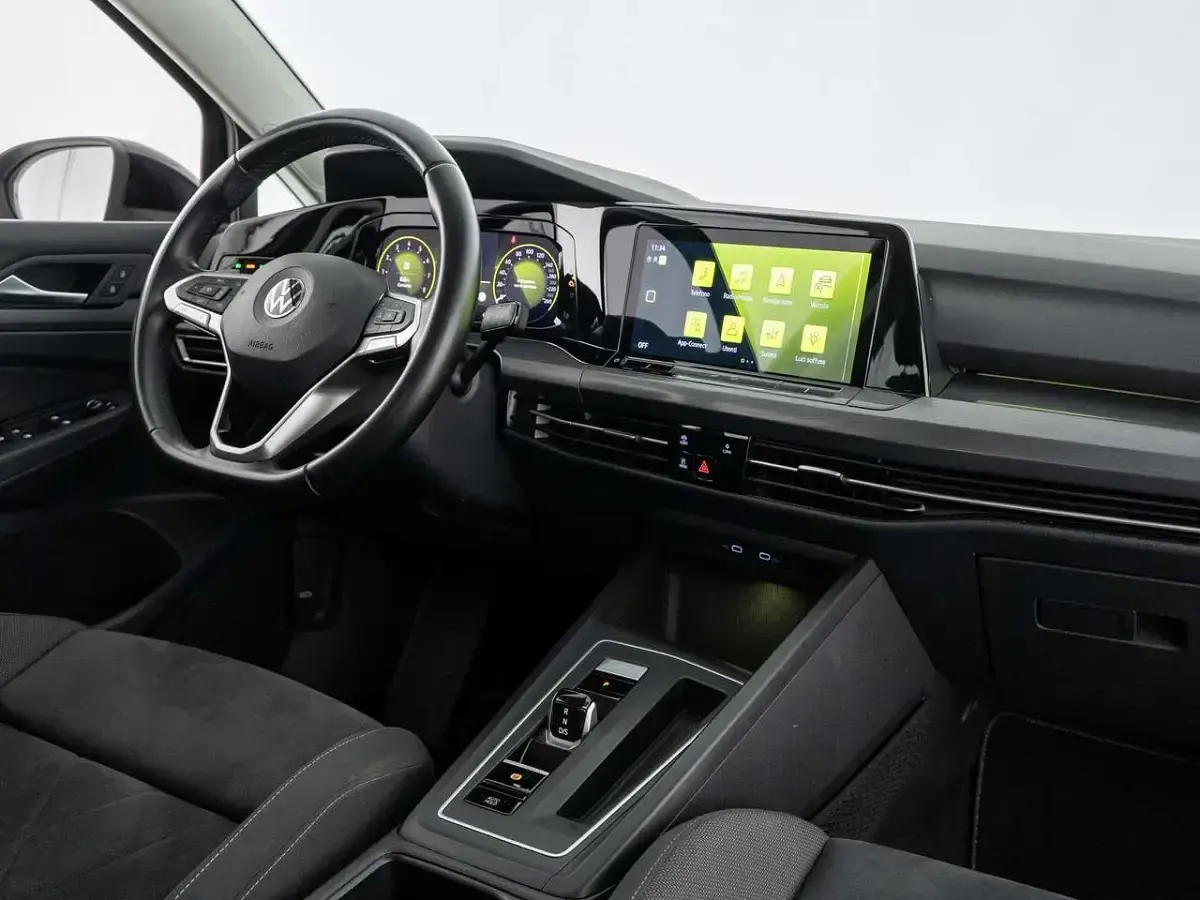 Usata VW Golf VIII Style 131 CV (96 kW) 2021 Nero Berlina