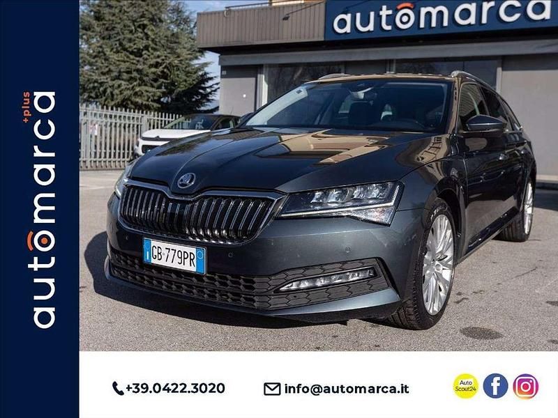 Grigio Usata 2020 Skoda Superb Executive Station wagon | 17.900 € (Buon prezzo) - Immagine 1/4