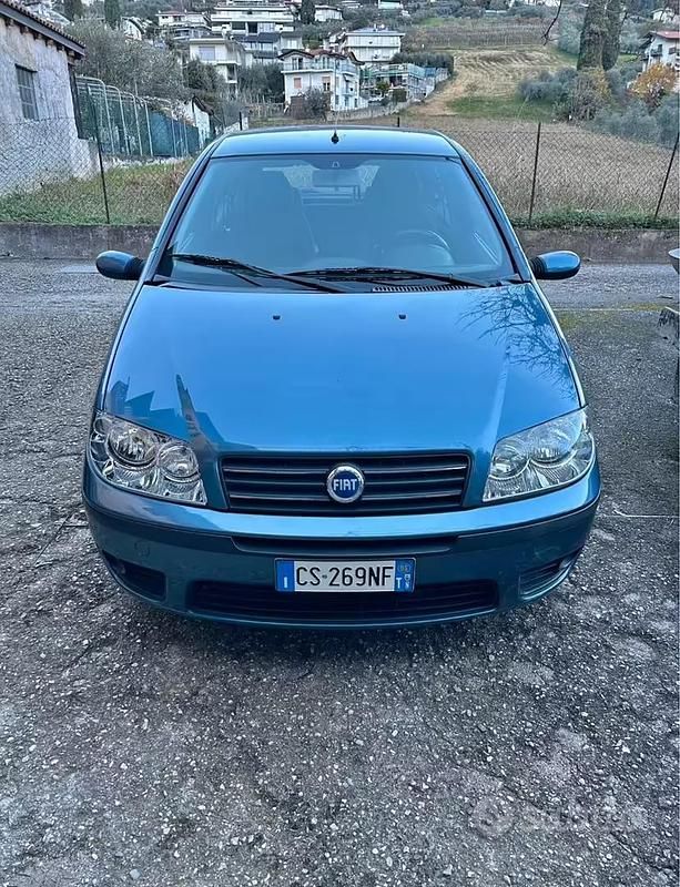 Usata Fiat Punto Active 69 CV (50 kW) 2005 Blu Utilitaria