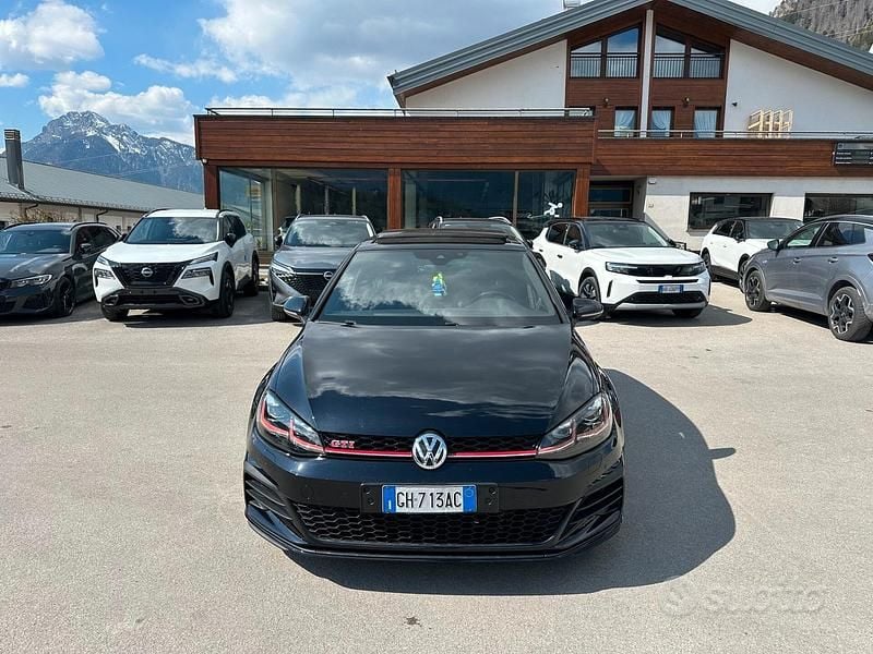 Używany VW Golf VII GTI 245 KM (180 kW) 2019 Czarny Sedan/Limuzyna
