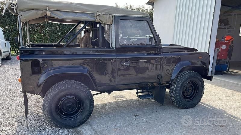 Usata Land Rover Defender 122 CV (89 kW) 2002 SUV
