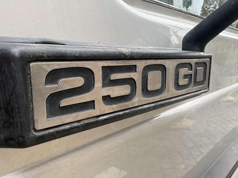 Usata Mercedes G250 84 CV (61 kW) 1988 SUV