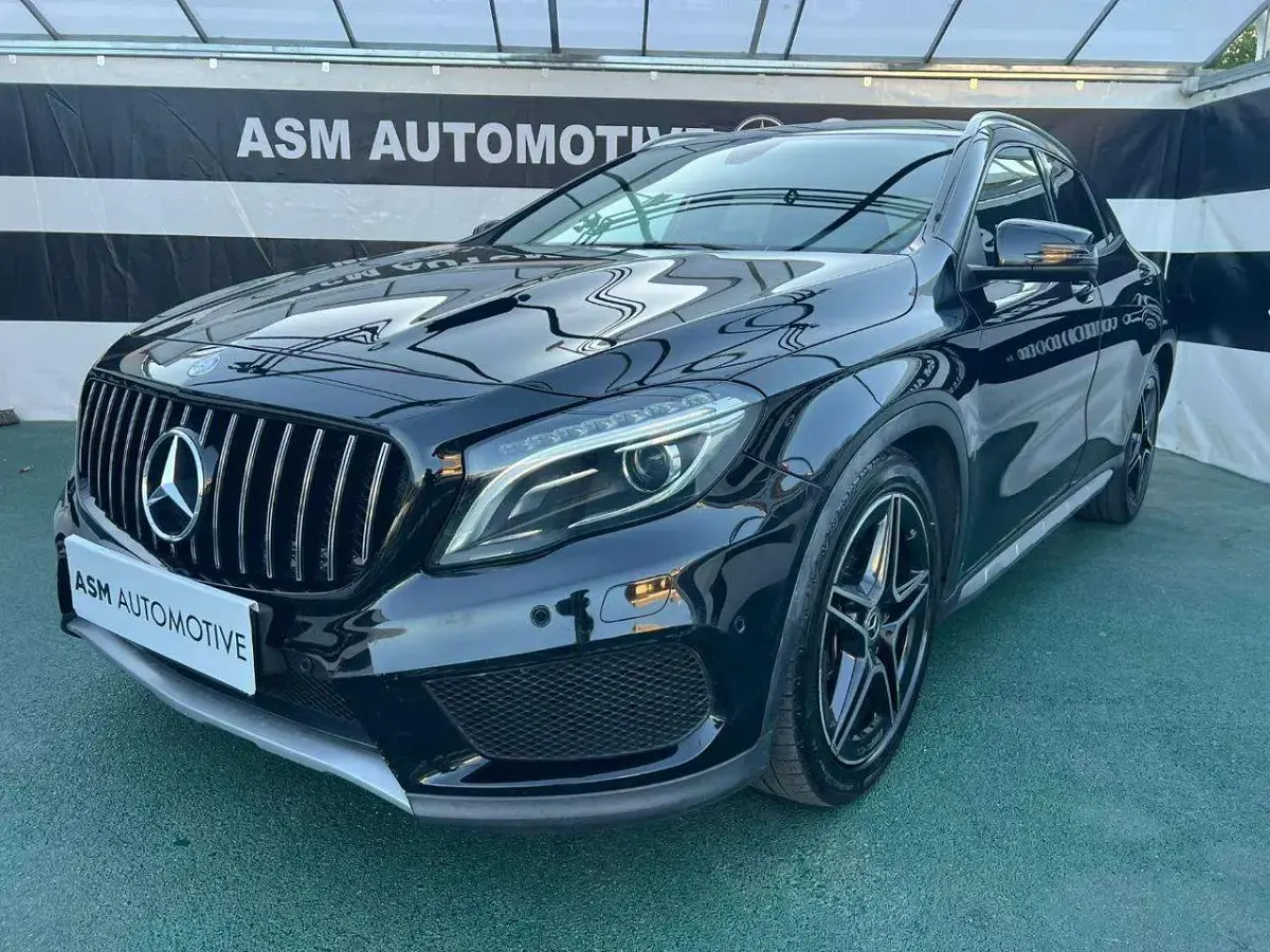 Usata Mercedes GLA220 Premium 177 CV (130 kW) 2016 Nero SUV