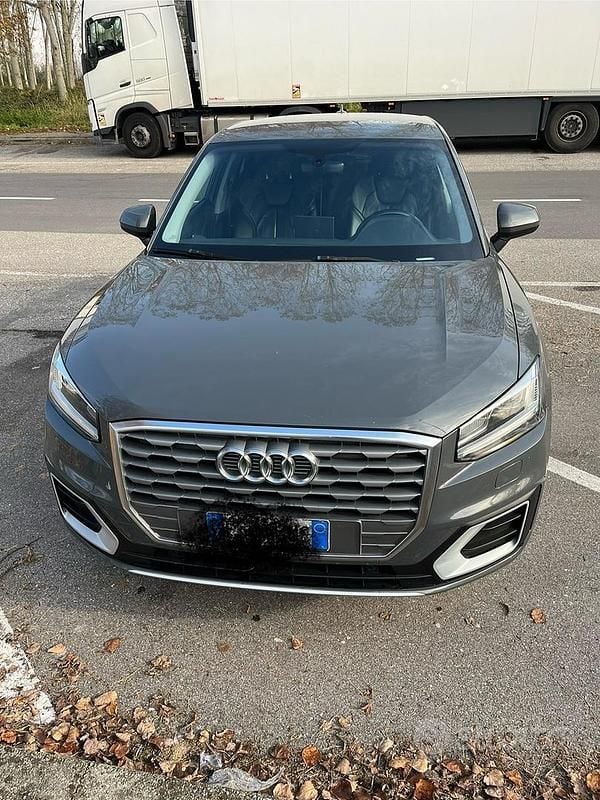 Usata Audi Q2 116 CV (85 kW) 2017 Grigio SUV