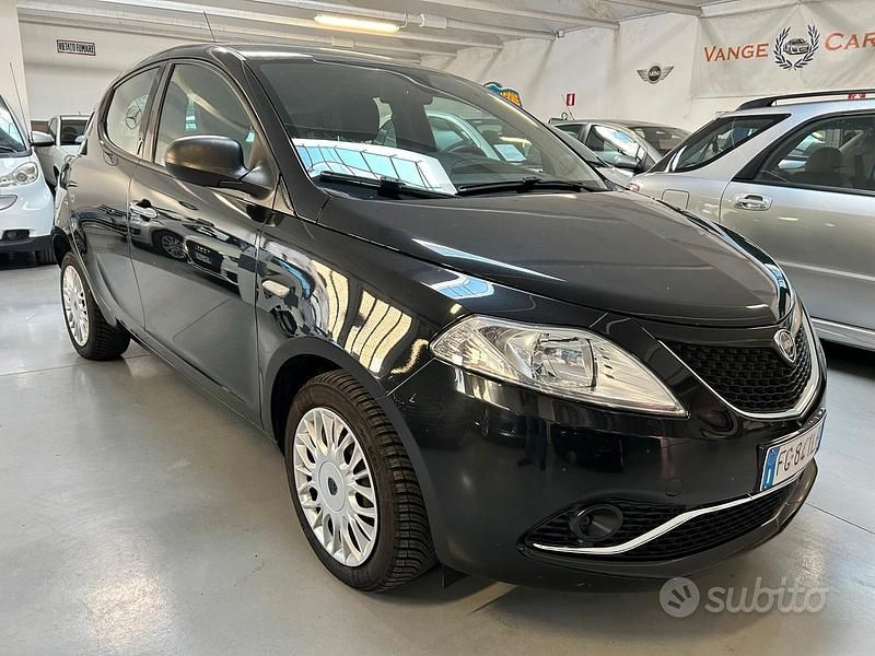 Usata Lancia Ypsilon Platinum 69 CV (50 kW) 2016 Nero Utilitaria