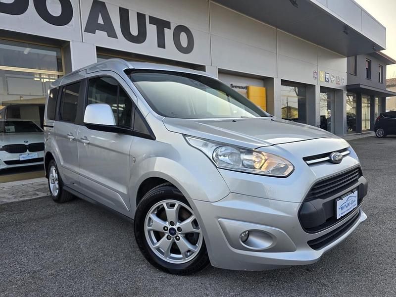 Begagnad Ford Tourneo Connect Titanium 120 HK (88 kW) 2018 Silver Minibuss