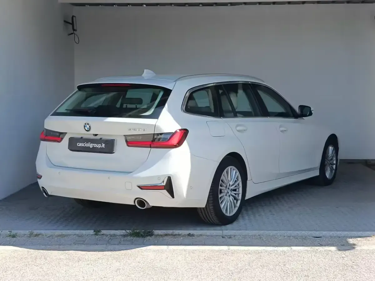 Usata BMW 320 Luxury Line 190 CV (139 kW) 2020 Bianco Station wagon