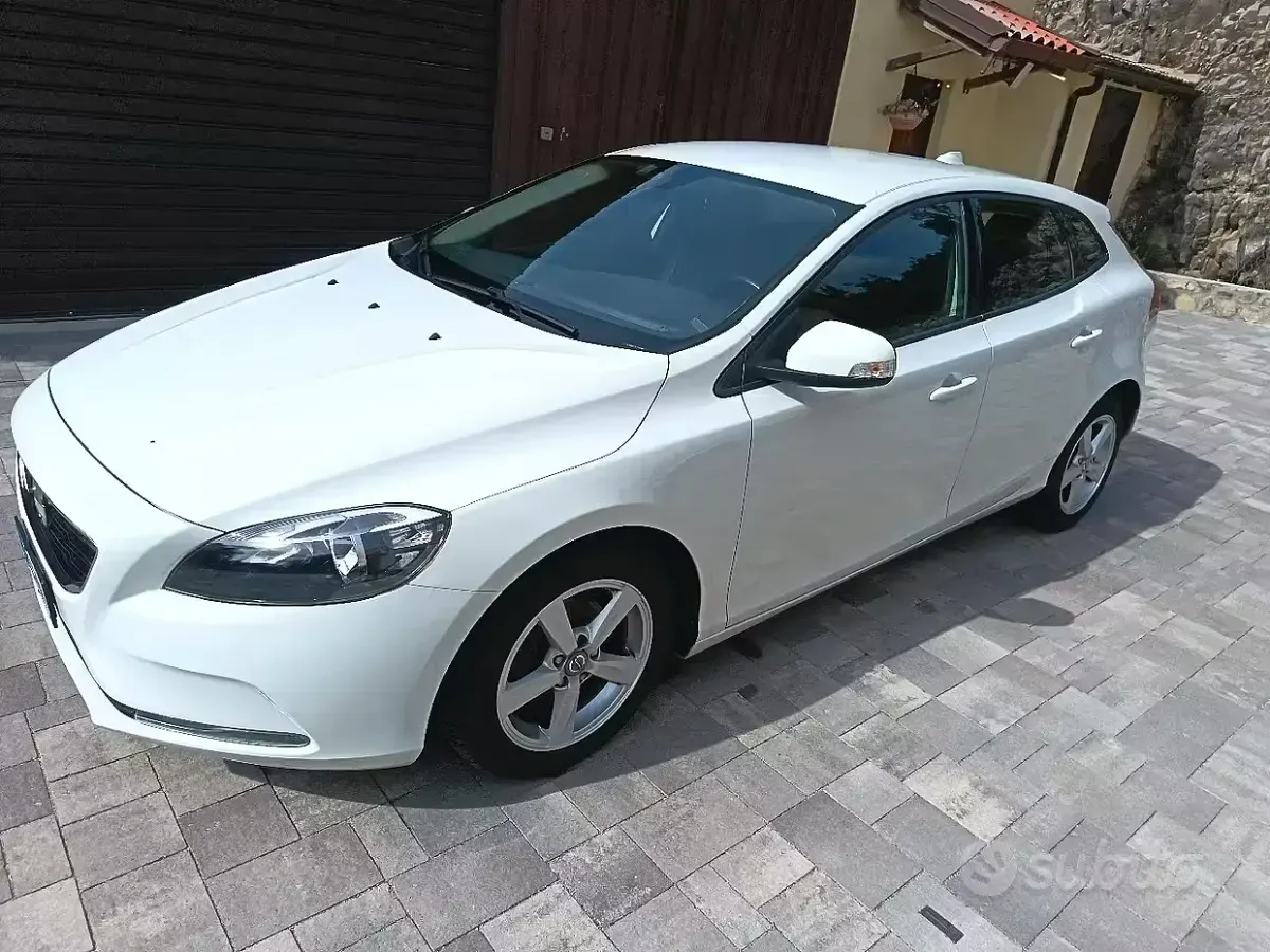 Usata Volvo V40 2014 Bianco Berlina