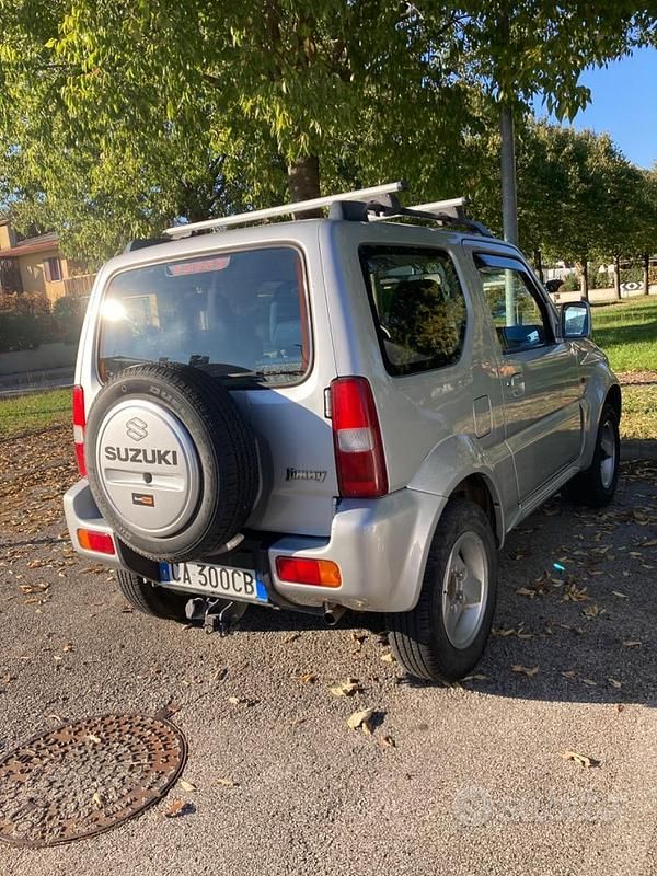 Usata Suzuki Jimny 80 CV (58 kW) 2002 Grigio SUV