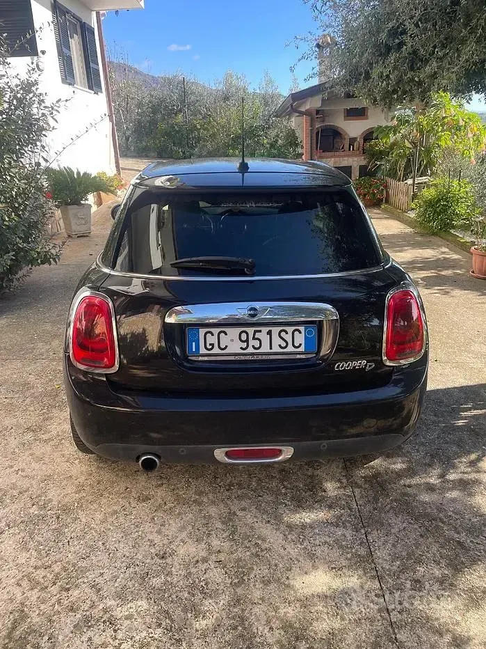 Usata Mini Cooper D Business 2017 Nero Utilitaria