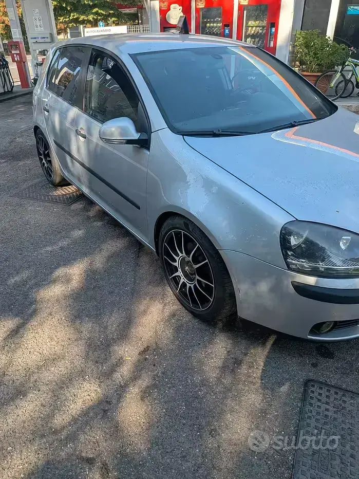 Usata VW Golf IV 105 CV (77 kW) 2005 Grigio Berlina