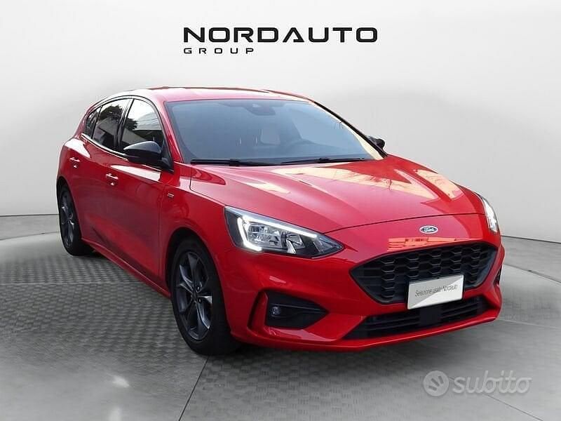 Usado Ford Focus 125 HP (91 kW) 2020 Vermelho Sedan