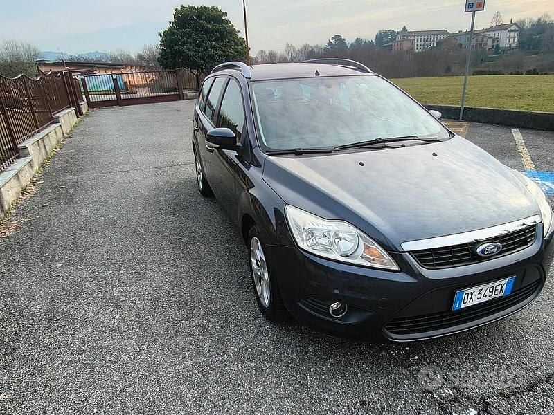 Usata Ford Focus 145 CV (106 kW) 2009 Grigio Station wagon