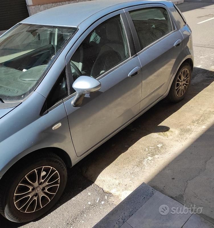 Usata Fiat Punto 95 CV (69 kW) 2012 Grigio Utilitaria